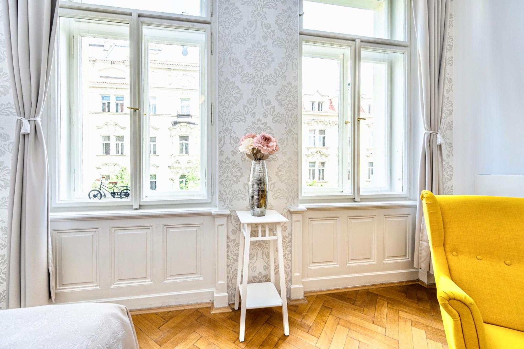 Apartment The Old Town Square & Parizska
