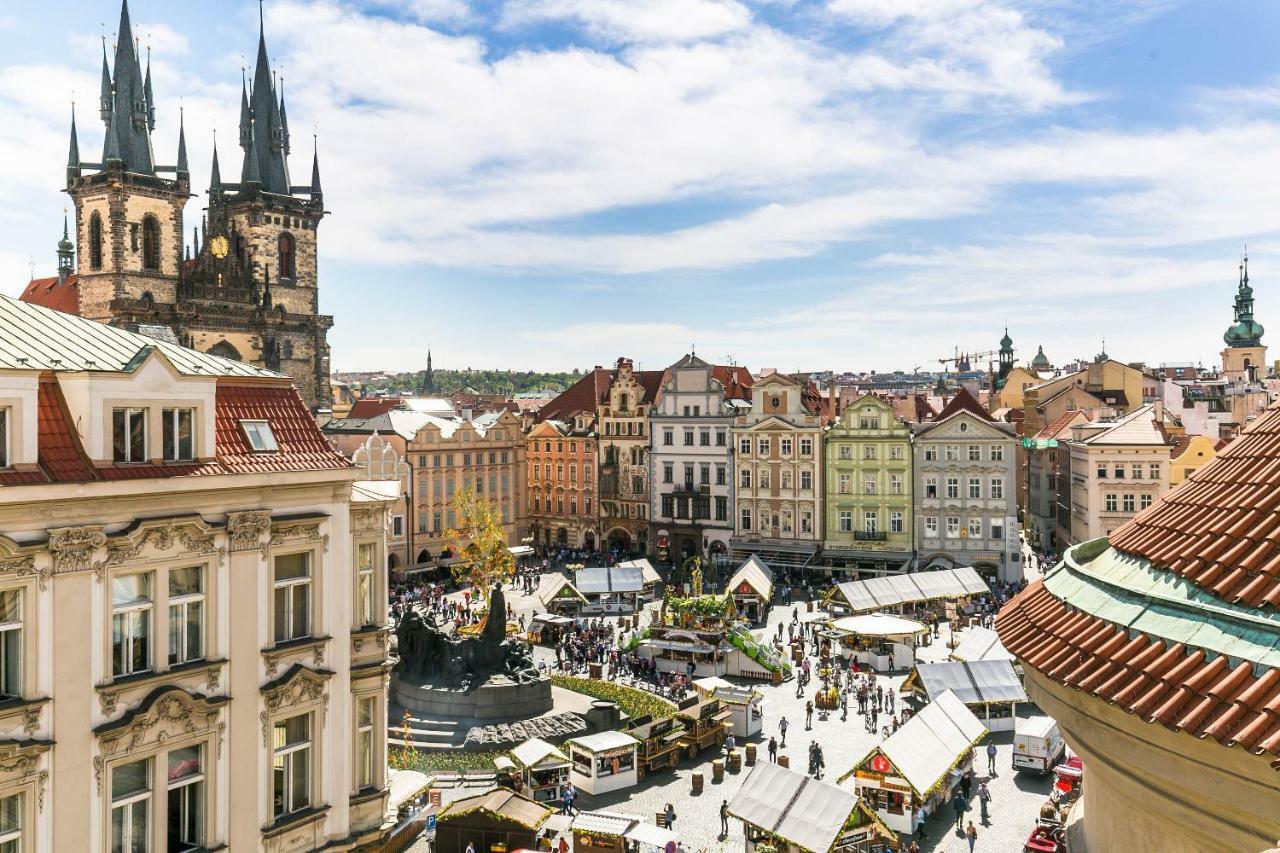 The Old Town Square & Parizska Appartamento Praga